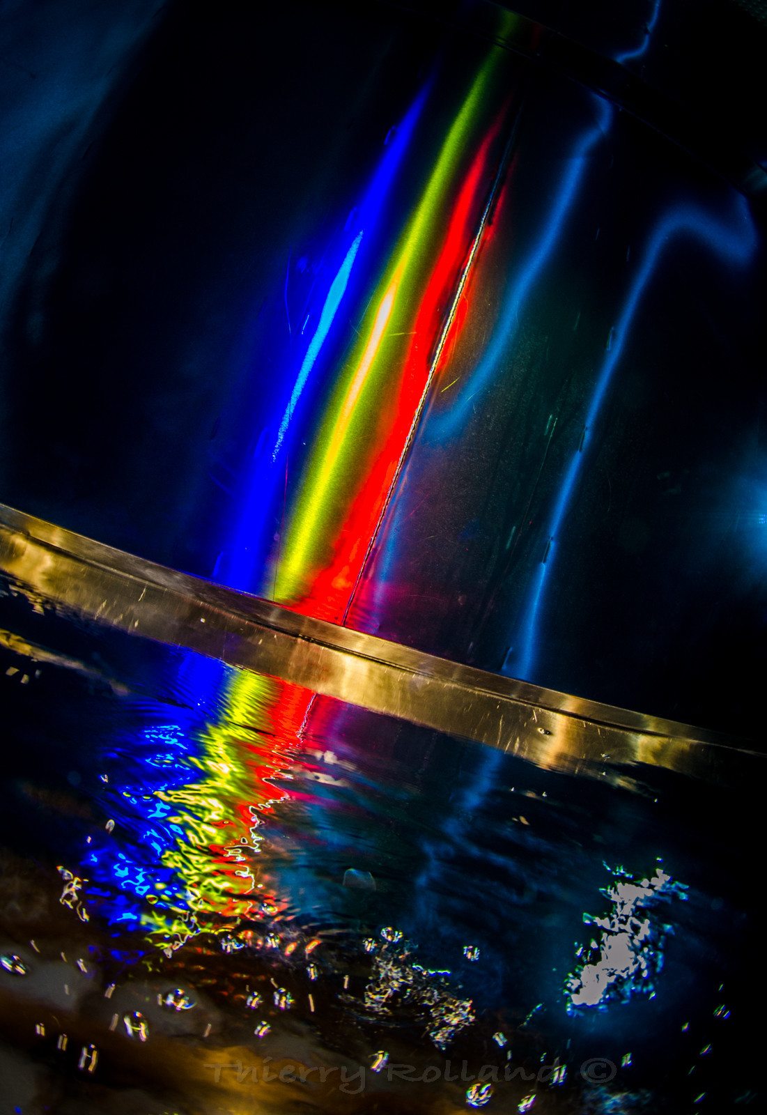 Flash in the night - Championnat de France photo piscine 2018 Médaille d'argent - Thème créativité Prix spécial du jury